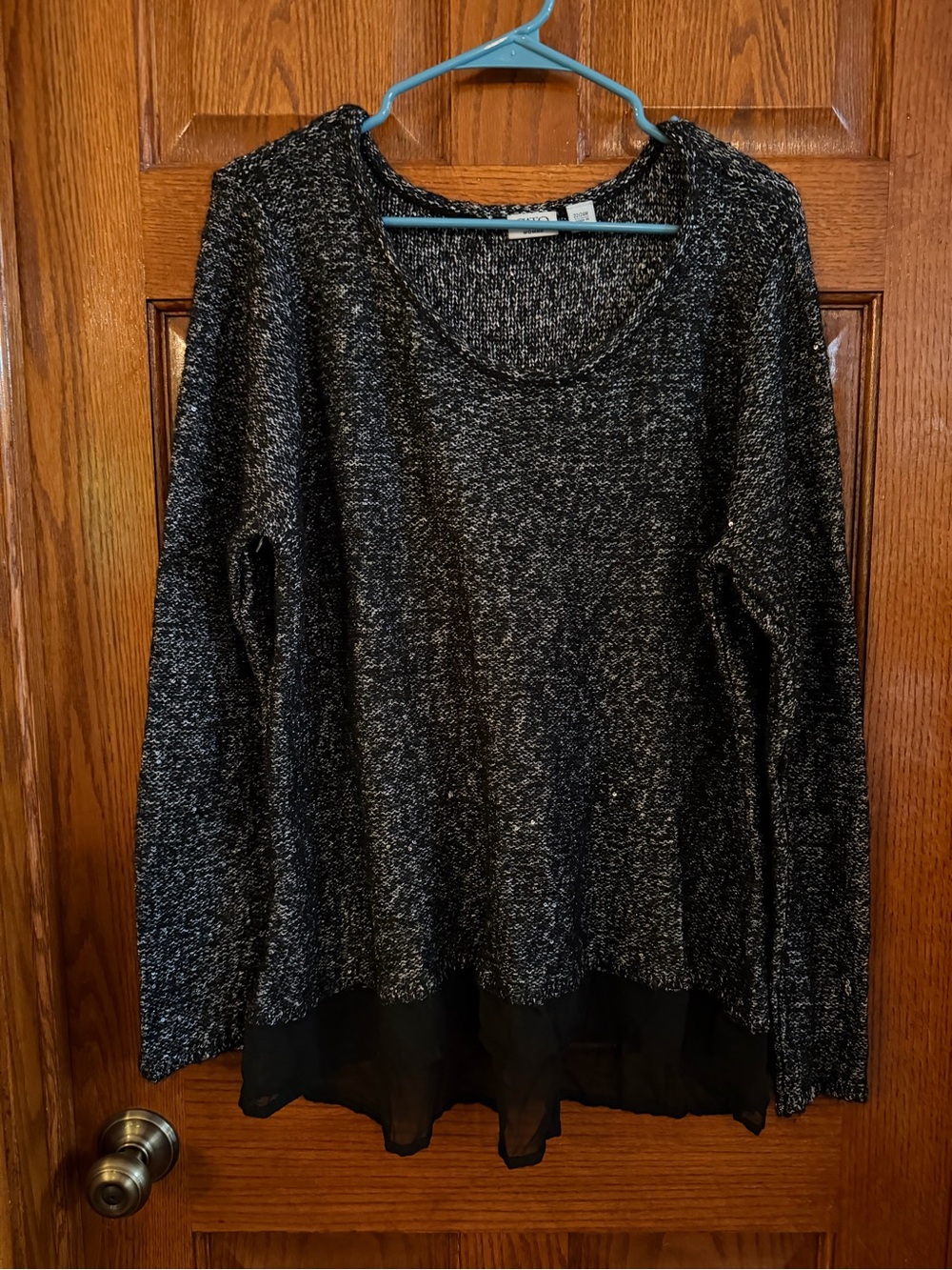 Cato Woman 22/24W Black & Silver Sequins Pullover Sweater Long Sleeve